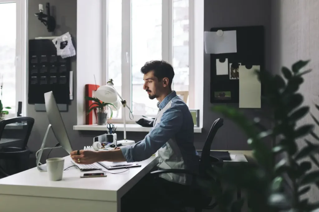 How To Become A Freelance Writer In 2024
